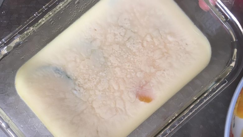 #宝宝辅食#千层银鱼蒸蛋,如图所示，只有中间一点儿还没凝固的时候取出来。