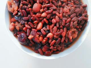 红豆红枣莲子饭,出锅，直接吃，没有什么比食补更好的