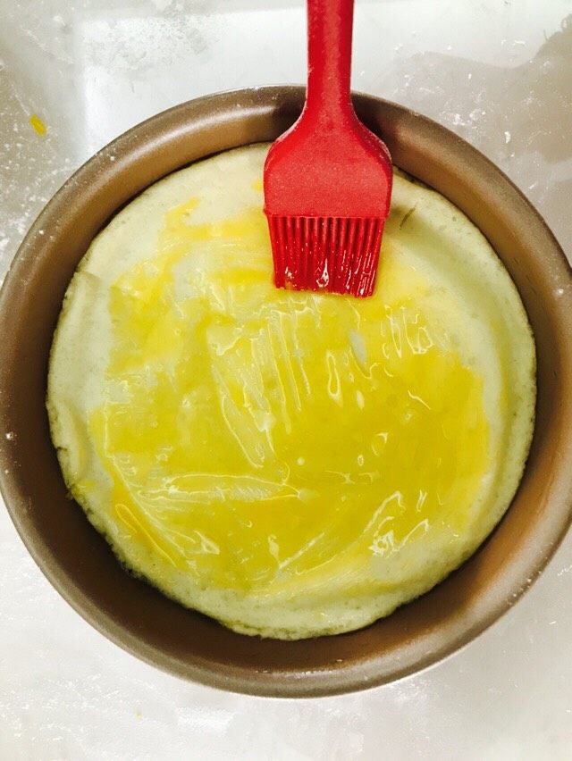 网红爆奶奶酪包,发好后可以满模，表面刷上蛋液