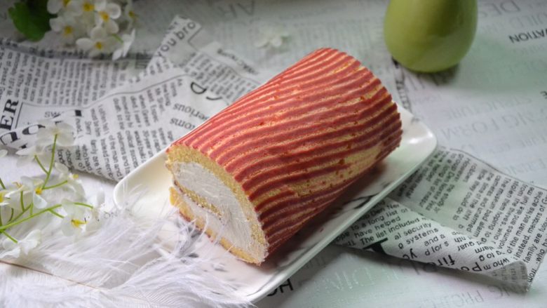 红丝绒树桩蛋糕卷,成品图。