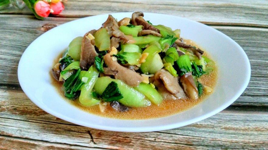平菇炒油菜