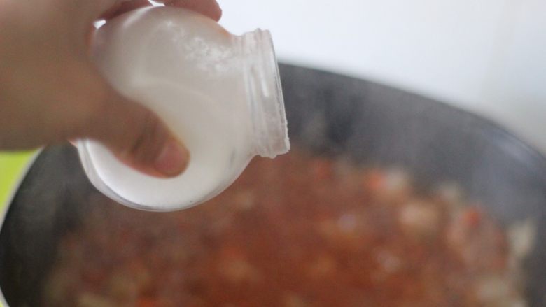 俄罗斯经典罗宋汤,出锅前按自己的口味加适量的盐。