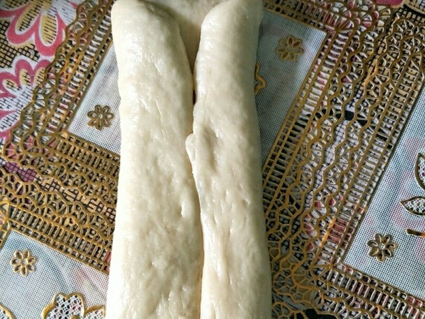 米吐司+面包布丁,两边往中间对折，与模具等宽