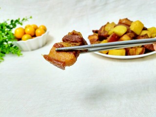 红烧肉炖土豆,真的肥而不腻呢～