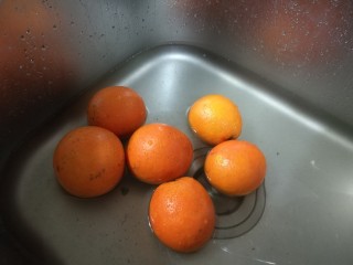橙子果酱 化痰消食防感冒,用清水洗净