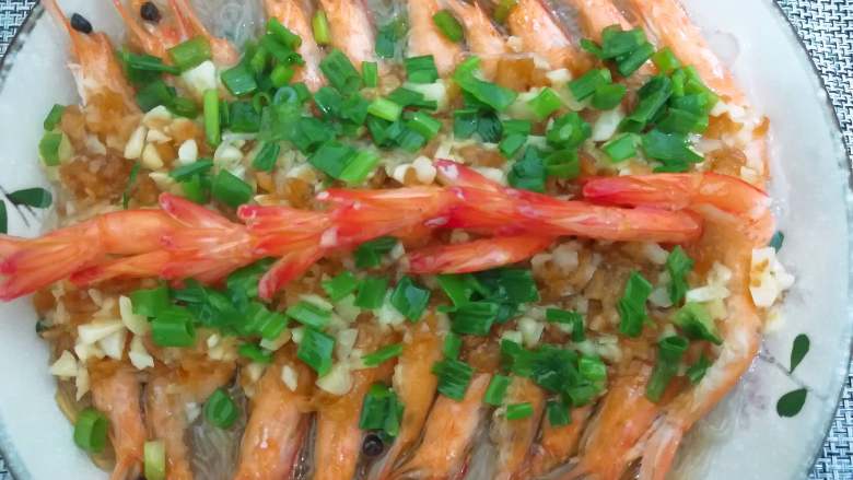 蒜蓉粉丝虾,新手也保证能一次性成功。