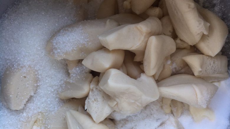 70%中种北海道吐司,中种面团剪碎和主面团材料一起揉面