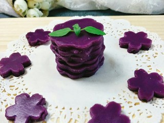 紫薯马蹄糕,用模具压出自己喜欢的形状
