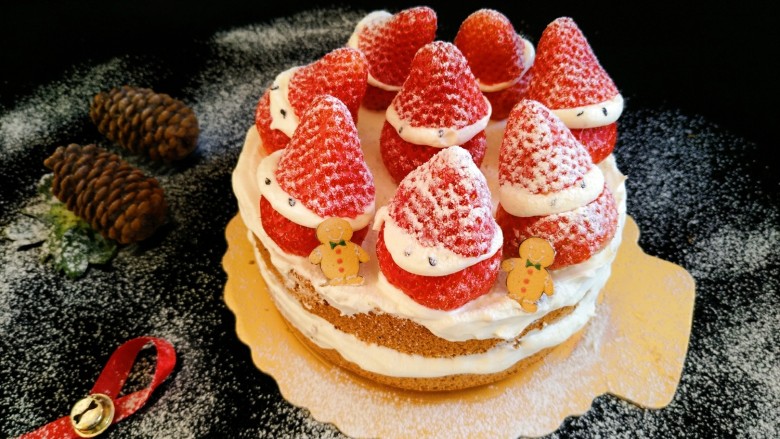 草莓裸<span style="color:red">蛋糕</span>