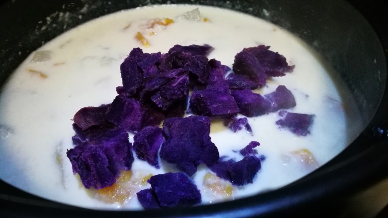 煮个牛奶～摩摩喳喳(牛奶版),加入紫薯丁