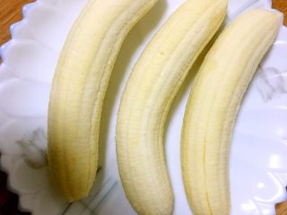 雪花脆皮香蕉,把香蕉🍌剥皮