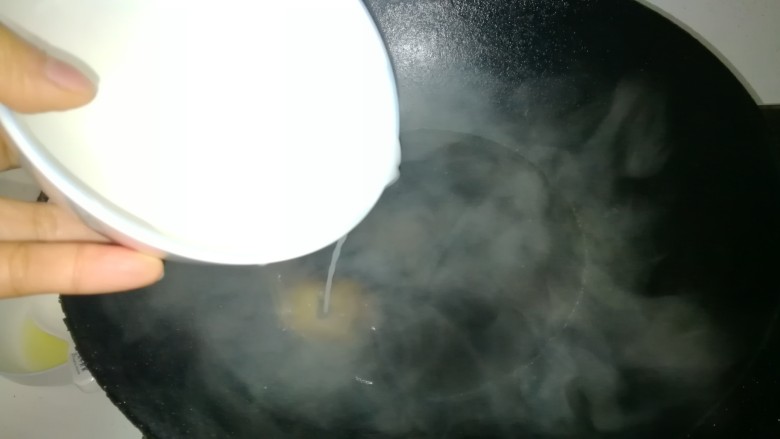 香菇蒸鹌鹑蛋,开锅后倒入适量水淀粉