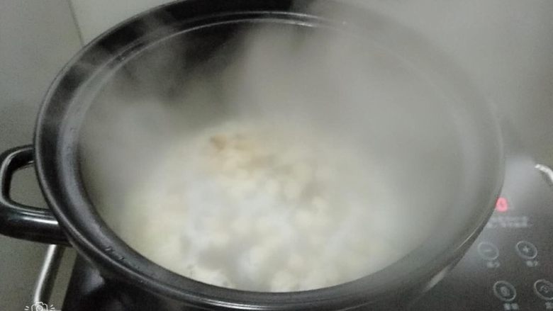 砂锅瑶柱粥,煮两三分钟
