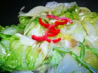 美味素菜之蚝油生菜,加入红椒丝