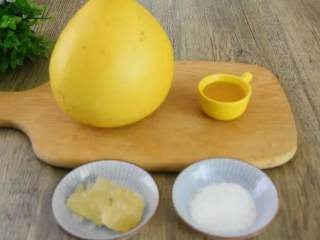 冬日里的“小春天”，蜂蜜柚子茶！,·食材·

柚子 1个、蜂蜜 30g
冰糖 30g、盐 10g