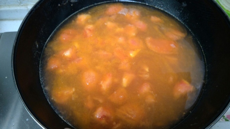 西红柿疙瘩汤,加入适量的水