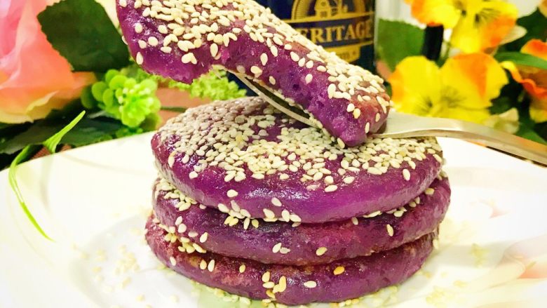 芝麻紫薯糯米饼,好吃到不要不要的……