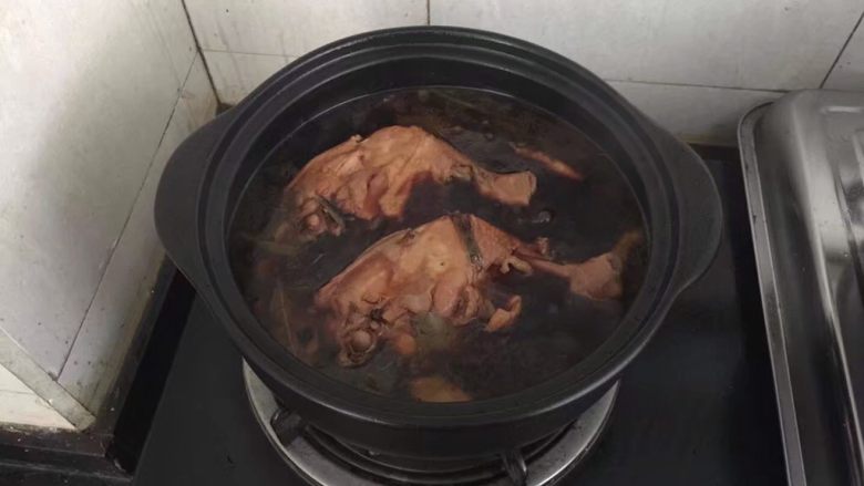 砂锅版豉油皇鸡,软烂入味。
