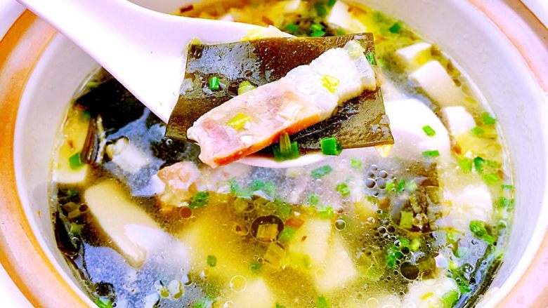 一清二白➕海带豆腐咸肉汤,成品