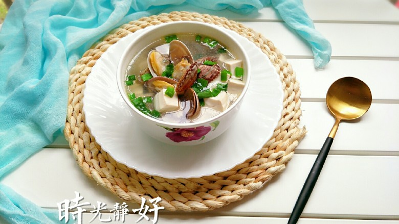 花蛤豆腐汤,成品图