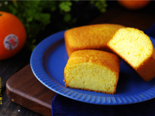 香橙蛋糕,切开看看组织：绵密，柔软，湿润，超好吃！
