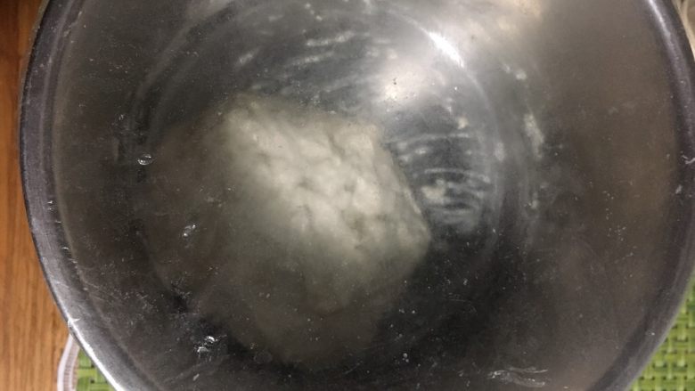 奶酪系列之：雪顶奶酪包,盖保鲜膜室温发酵