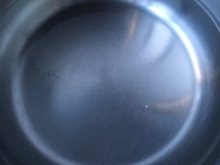 大虾干贝海鲜粥,烧开半锅水，其中有浸泡干贝的水一起烧开