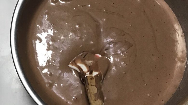 简单制作两款彩绘蛋糕卷~UKOEO 风炉制作,再倒入剩下的原味面糊(差不多原味面糊的一半)，切拌均匀，动作要快，以免消泡。