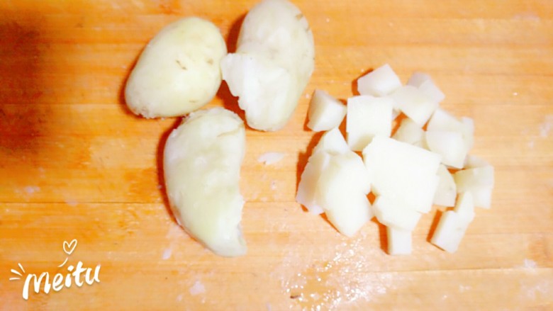芝士焗土豆,土豆剥皮，切块