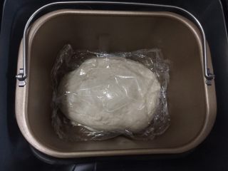 全麦奶酪花球,拍平 盖上保鲜膜 发酵功能发酵1小时至两倍大即可