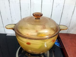 冬瓜玉米排骨汤,继续炖煮15-20分钟
