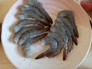 甜芥末水果炸虾,去掉虾头虾壳，沙线，留虾尾