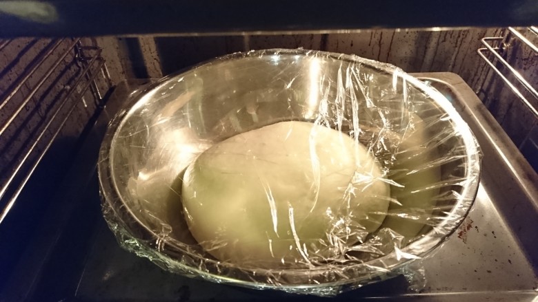 米淋土司,封上保鮮膜，進密閉空間第一次發酵1小時（28度）