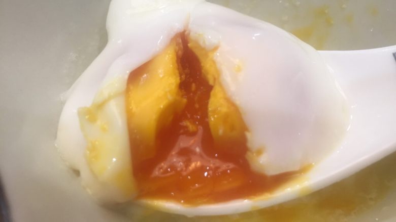 微波炉美食+百香蜜溏心蛋,溏心荷包蛋，好营养，赶快趁热吃掉它……😍😋