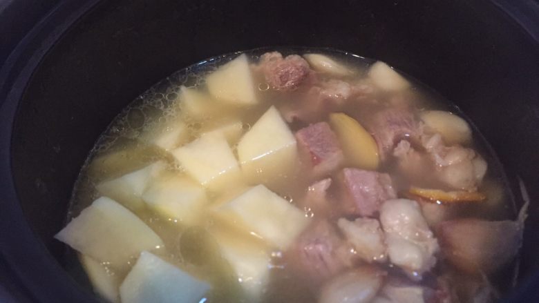 牛腩土豆汤,半小时左右就可以了。