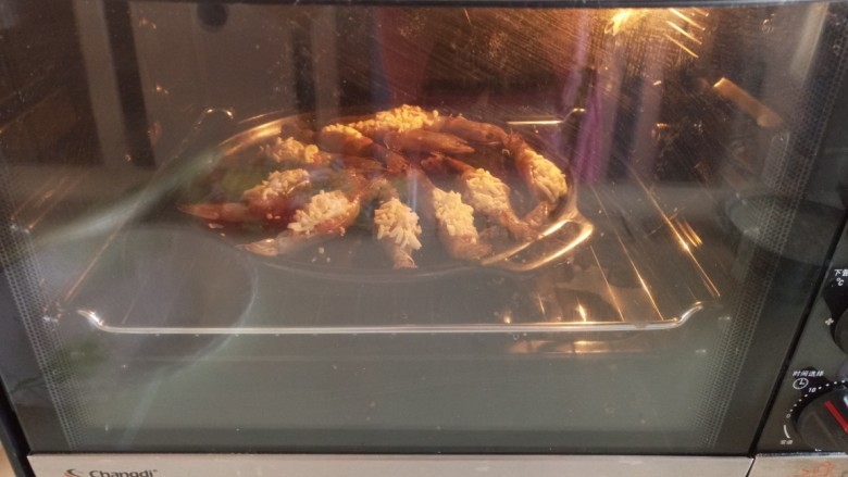 芝士肉泥焗虾,180°烤十分钟