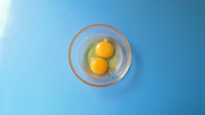 #早餐#杏仁牛奶炖蛋,鸡蛋嗑开
