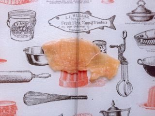 日式鸡胸肉蛋三明治,翻面成十字剁鸡胸肉片