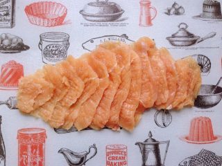 日式鸡胸肉蛋三明治,鸡胸肉纤维组织被剁松后，口感会松嫩，且腌制更容易入味哦~