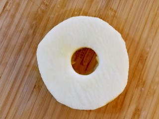 苹果甜甜圈,很容易就去核了