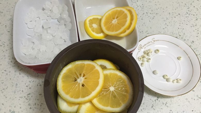 柠檬川贝膏,一层柠檬一层冰糖。