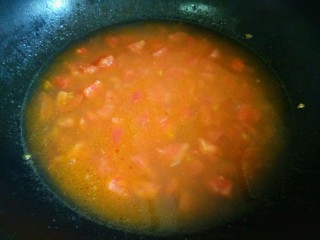 番茄龙利鱼,这时候锅中加一碗水