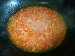 番茄龙利鱼,煮到水烧开