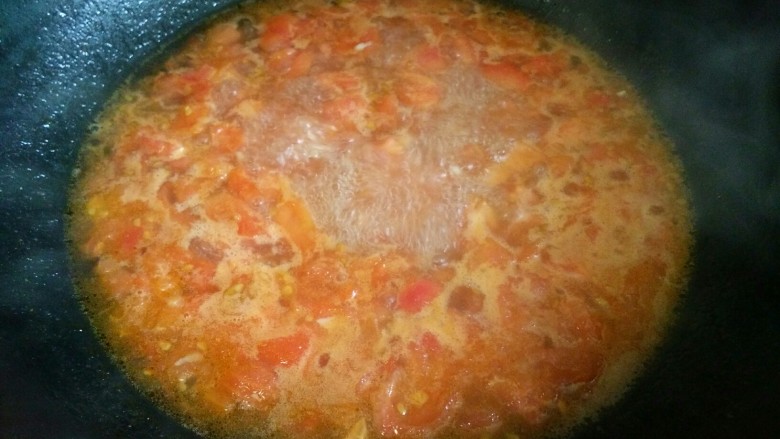 番茄龙利鱼,煮到水烧开