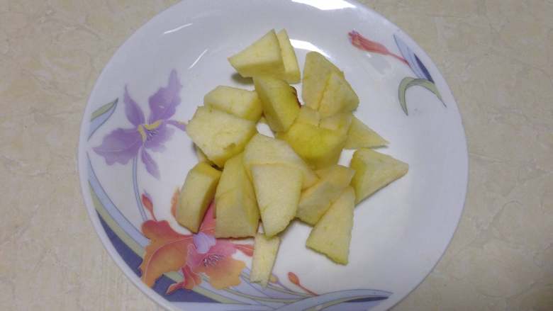 金瓜苹果米糊,
苹果切小块