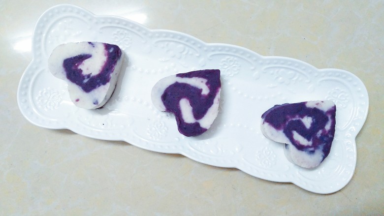 自制鲜草莓酱紫薯山药,我先做了三个来摆盘！