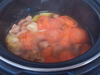 牛肉炖西红柿「高压锅加砂锅省时版」,45分钟后，降压，开锅。