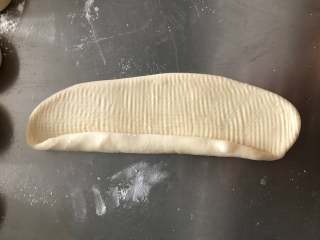 四股辫子酸奶面包（附编法）,从左往右卷起