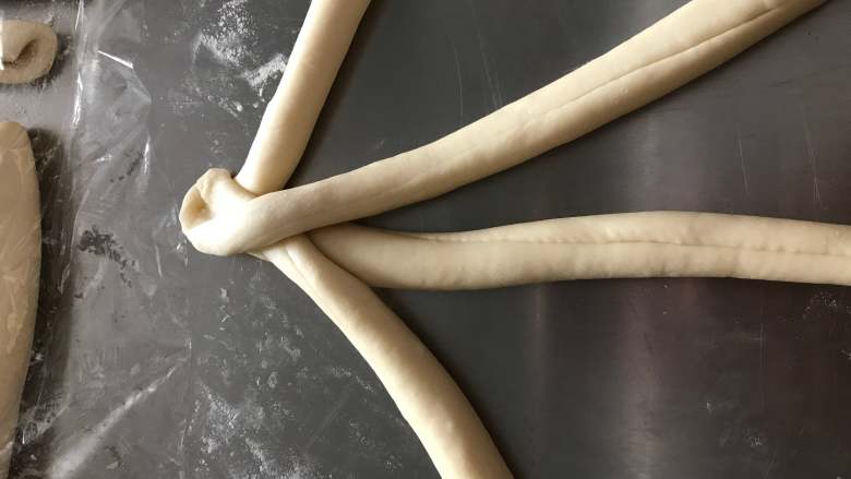 四股辫子酸奶面包（附编法）,1过3
