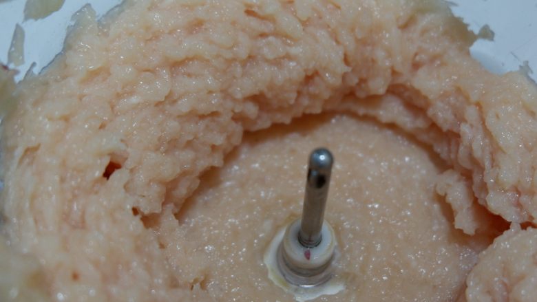 宝宝食谱—玉米鸡肉丸,用料理机打成泥